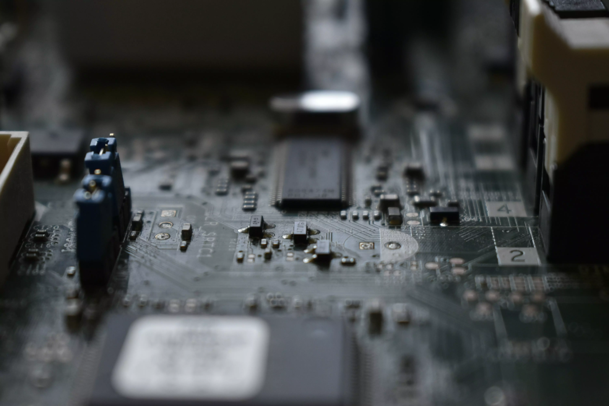 Circuit imprimé en électronique embarquée
